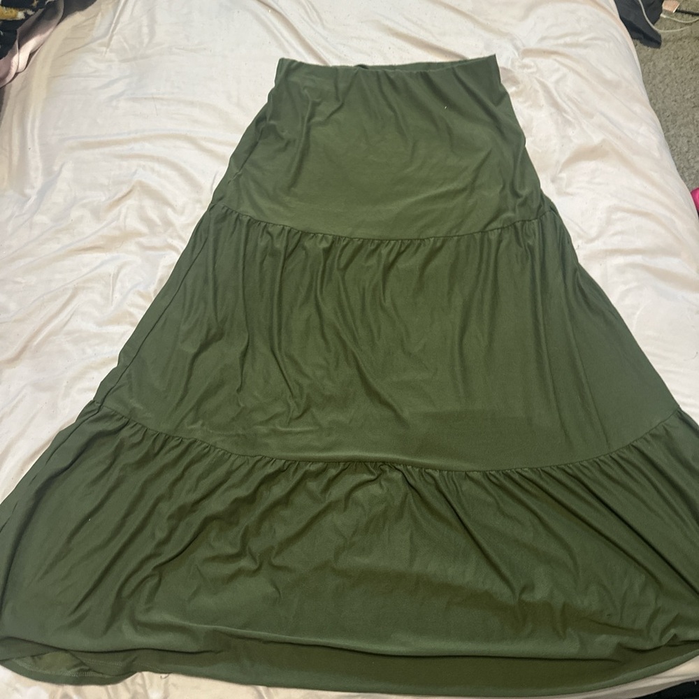 SKIRT NOT FOR SALE, Poshmark won’t let me delete. Sorry for the inconvenience!!